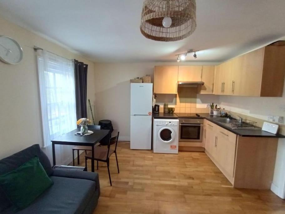 1- Bedroom Flat In London, Sleeps 4, Good Transport Link Eksteriør bilde